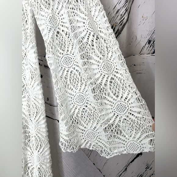 Elif by Jordan Taylor Flower Mesh Coverup Small - Picture 3 of 5